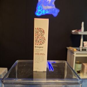 Briogeo Farewell Frizz Rosarco Milk - White and Pink